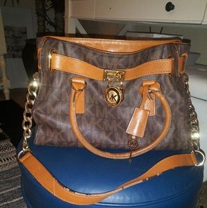 *SOLD*  Michael Kors Hamilton purse